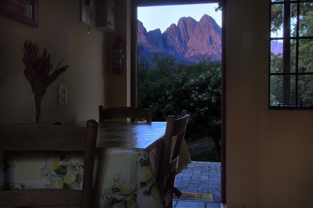 Kierie Kwaak Self Catering Villa Stellenbosch Ngoại thất bức ảnh