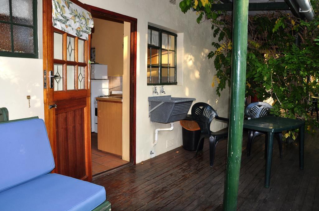Kierie Kwaak Self Catering Villa Stellenbosch Ngoại thất bức ảnh